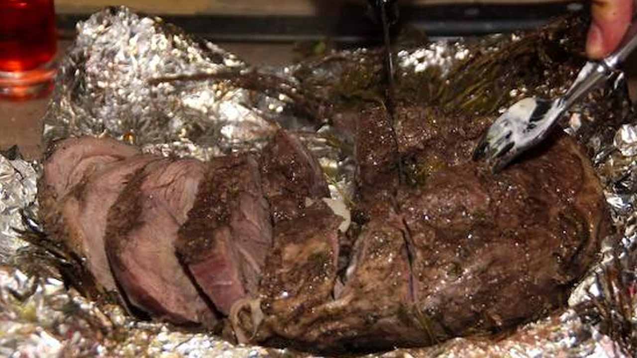 Зачем мясу нужно «отдохнуть»: секрет сочности, который оценят все гости