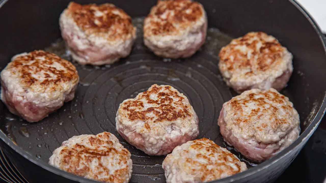 Сочные котлеты по-бабушкиному рецепту: секрет мягкости и аромата