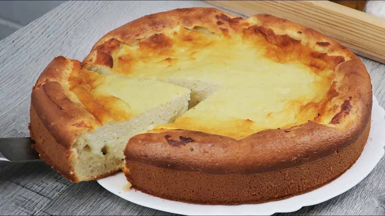 Царская ватрушка: секрет идеального творожного пирога за 20 минут