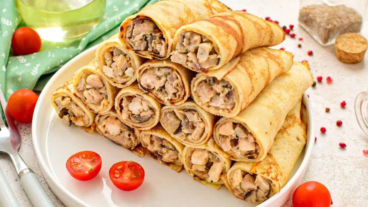 На Масленицу всегда готовлю блины «Купеческие» с лососем и авокадо: старинный русский рецепт