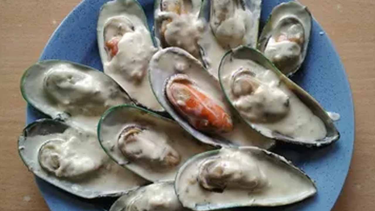 Мидии в сырном соусе: средиземноморское наслаждение за 15 минут