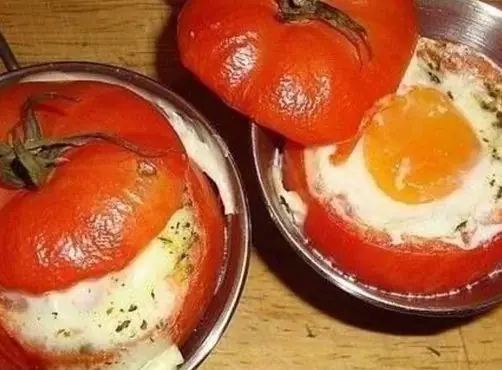 Запеченные помидоры с яйцом и сыром : изысканный завтрак, который хочется готовить каждый день